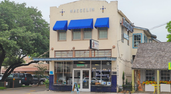 Sink Your Teeth Into Authentic German Apple Strudel At Naegelin’s, The Oldest Bakery In Texas