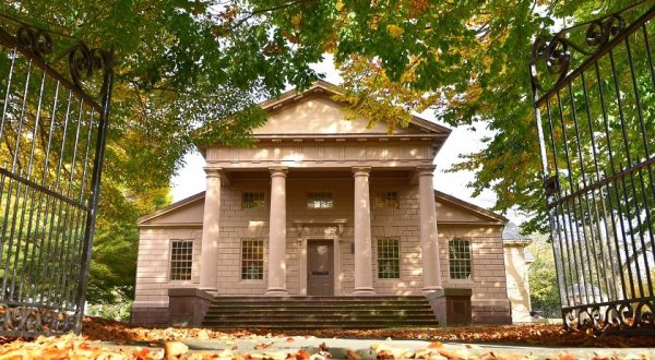 Visit The Oldest Community Library In America Right Here In Rhode Island