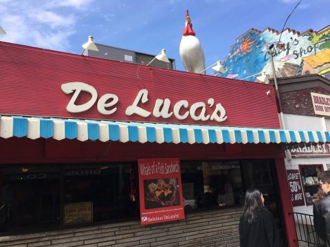 DeLuca’s Diner In Pittsburgh Is Overflowing With Deliciousness And Old-School Charm