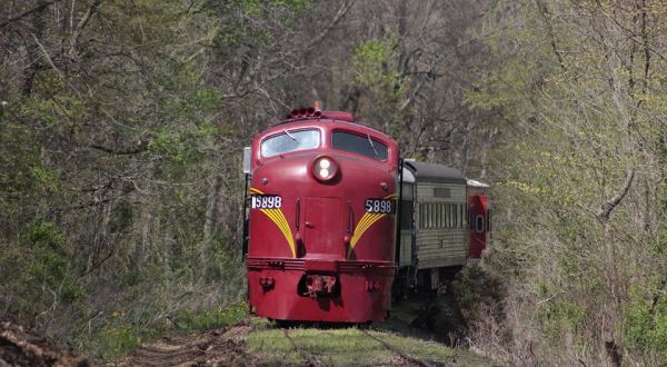 This Wine-Themed Train In Missouri Will Give You The Ride Of A Lifetime