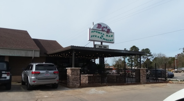 Treat Yourself To Steaks And Crawfish At D C’s In Louisiana