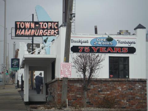Town Topic Hamburgers In Missouri Is Overflowing With Deliciousness And Old-School Charm