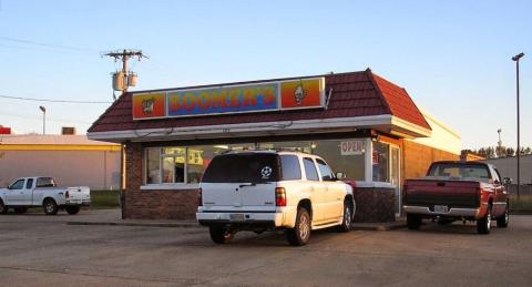Family-Owned Since The 1980s, Step Back In Time At Boomer’s Restaurant In Mississippi