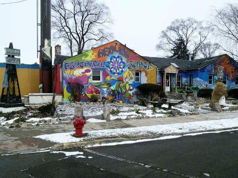 The Psychedelic Healing Shack And Vegetarian Cafe Is Michigan's Grooviest Place To Unwind