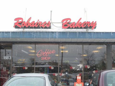 Michiganders Have Satisfied Their Sugar Cravings At Robaire’s Bakery Since 1961