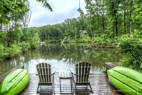 Escape To This Lakefront Cabin In Missouri For A Leisurely, Family-Friendly Getaway