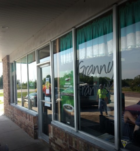 Granny Franny’s Is A Hole-In-The-Wall Restaurant In Missouri With Some Of The Best Fried Chicken In Town