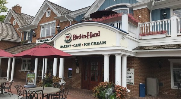 The Small Cafe, Bird-In-Hand Bakery & Cafe In Pennsylvania Has A Shoofly Pie Known Around The World