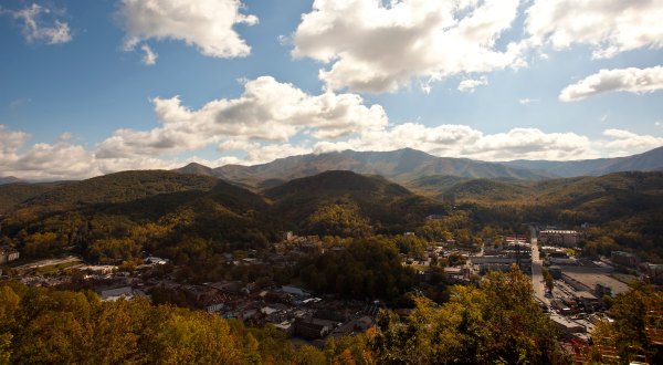 Named The Most Beautiful Small Town In Tennessee, Gatlinburg Deserves A Closer Look
