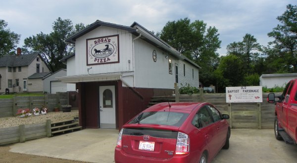 Rosa’s Pizza Is A Little Hole-In-The-Wall Restaurant That Serves The Best Pizza In North Dakota