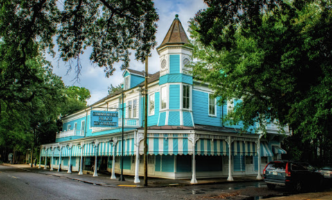Enjoy Martinis For Only A Quarter At The Iconic Commander's Palace In New Orleans