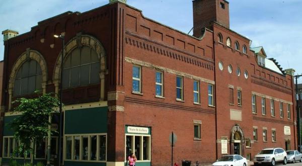 Antique Emporium Is A 3-Story Antique Store In Wisconsin That’s Like Something From A Dream