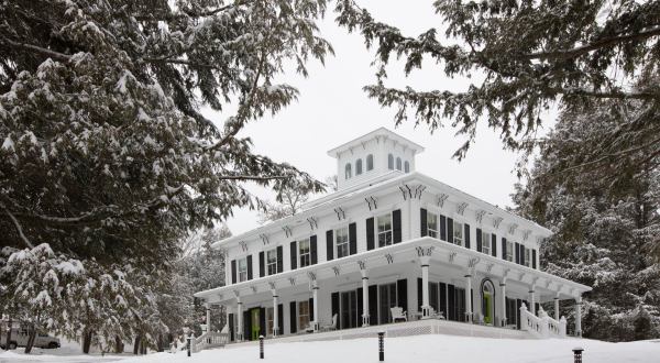 The Themed Rooms At The Roxbury At Stratton Falls In New York Will Transport You To Another World