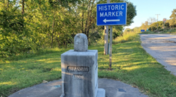 You Can Stand In Three Different States At Once In The Town Of Sulphur Springs, Arkansas