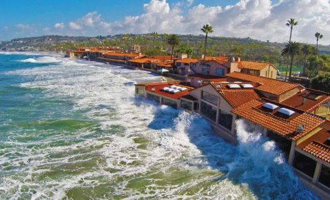 Be In Awe Of Crashing Waves While Having Breakfast And Cocktails At The Marine Room's High Tide Brunch In Southern California