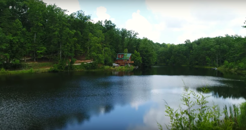 Stay In The Heart Of Kentucky's Natural Beauty At Bear Track Lake Adventures