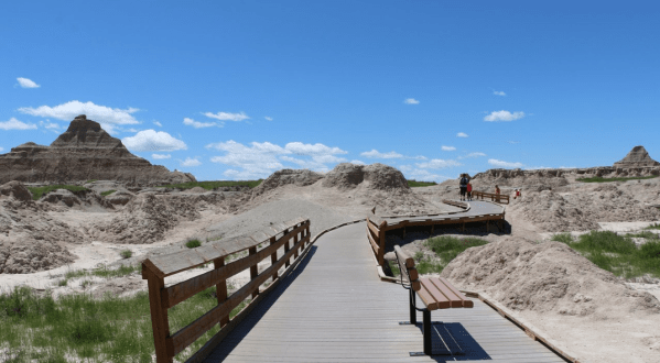 Fossil Exhibit Trail Is A Boardwalk Hike In South Dakota That Leads To Incredibly Scenic Views