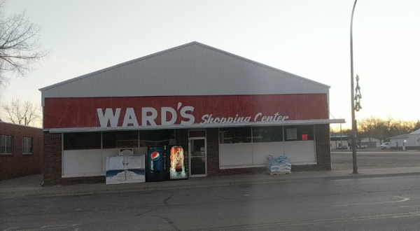 The Hometown Ward’s Shopping Center May Just Be The Friendliest Grocery Store In South Dakota
