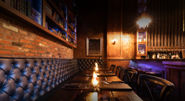 Hidden Away In A Local Pub, Gaslamp Is One Of Hawaii’s Only Speakeasies