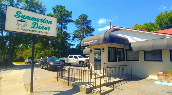 The Delicious Home Cookin’ At Summerton Diner In South Carolina Is Too Good To Pass Up