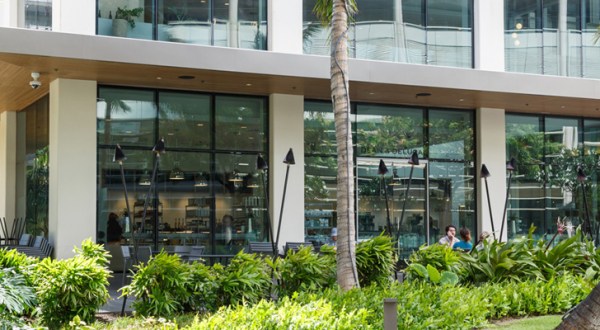 There’s A Two-Story Dean & DeLuca In Hawaii That’ll Take Your Shopping And Dining To The Next Level