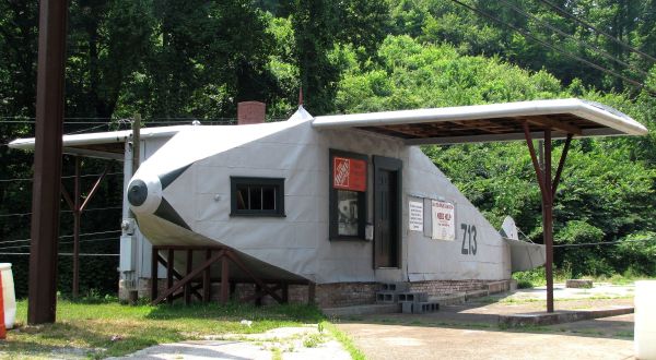 An Old Airplane On The Side Of The Road In Tennessee Was Once A Gas Station And Has Transformed Over The Years