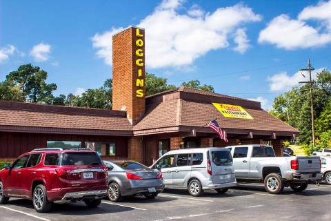 The All-You-Can-Eat Buffet At Loggins Restaurant In Texas Features Downright Delicious Country Cookin'