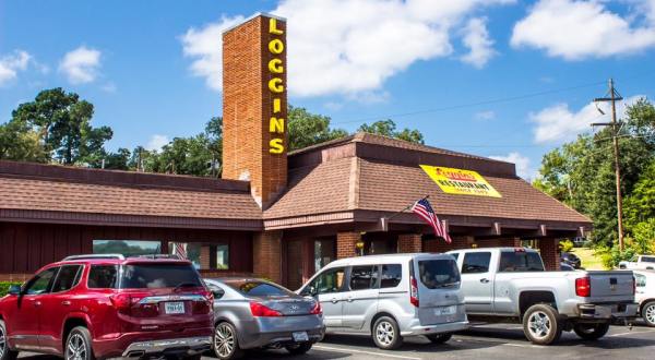 The All-You-Can-Eat Buffet At Loggins Restaurant In Texas Features Downright Delicious Country Cookin’