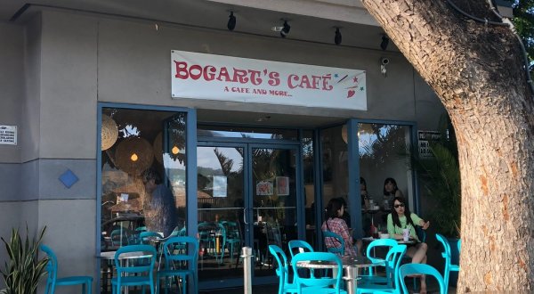 Acai Bowls, Bagels, And Now Pasta Are The Star Of The Show At Bogart’s Cafe In Hawaii