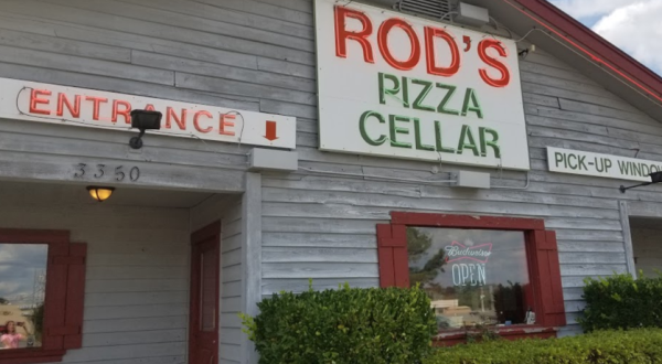 Arkansas’ Hot Springs Has A Unique Pizzeria For Every Day Of The Week