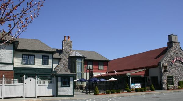 Enjoy Old-Fashioned Food At Stoneforge Tavern, A Colonial Restaurant In Massachusetts