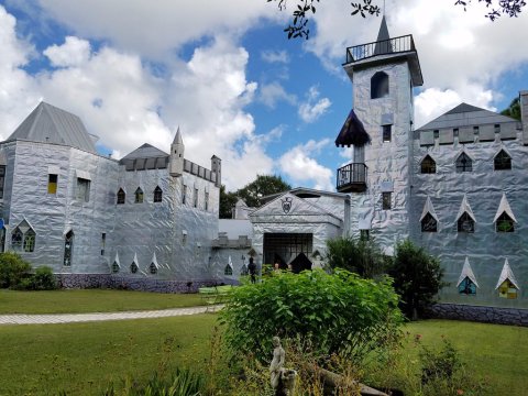 There's A Castle In Florida That's Entirely Hand-Built And It's An Artist's Happy Place