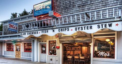 Mo's Is A Small Cafe In Oregon With Clam Chowder Known Around The World