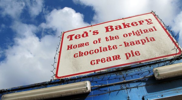 The Roadside Stand, Ted’s Bakery In Hawaii Has Cream Pies Known Around The World