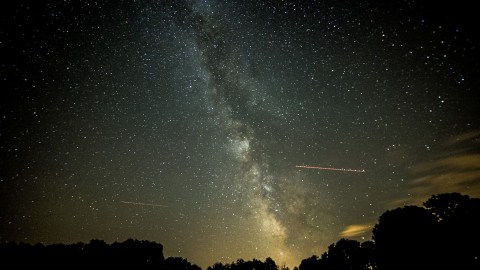 Surges Of Up To 100 Meteors Per Hour Will Light Up The Buffalo Skies During The 2020 Lyrid Meteor This April