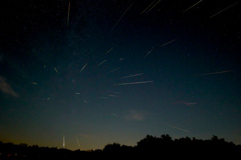 Surges Of Up To 100 Meteors Per Hour Will Light Up The Georgia Skies During The 2020 Lyrid Meteor This April