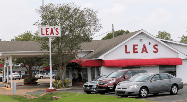 The Small Cafe, Lea’s Lunchroom In Louisiana Has A Pecan Pie Known Around The World