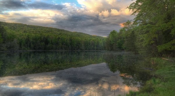 Enjoy The Fresh Air And Pristine Trails At Bays Mountain Park & Planetarium In Tennessee