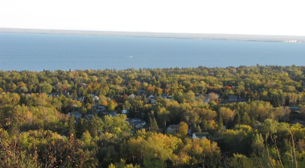 You Can Drive Up To Minnesota’s Amazing Natural Wonder, Lake Superior, To See It With Your Own Eyes