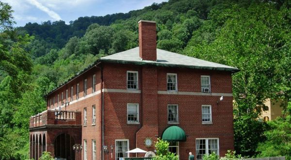 West Virginia’s Elkhorn Inn And Theatre Was Recently Named One Of America’s Coolest Bed And Breakfasts