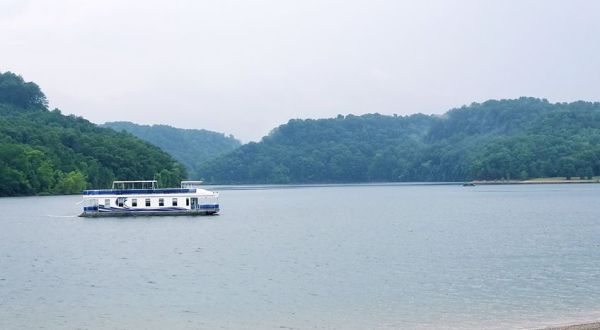 This Summer, Take A Kentucky Vacation In A Floating Home On Lake Cumberland
