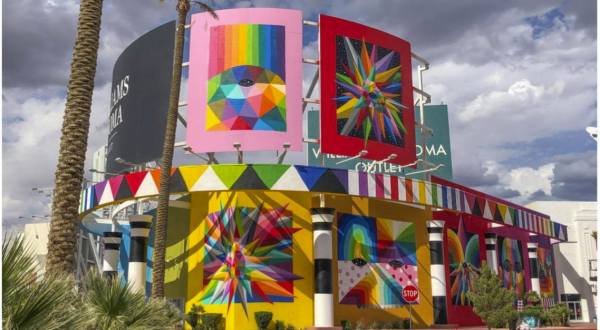Prizm Outlets In Nevada Is Home To The Largest Collection Of Street Murals In The World
