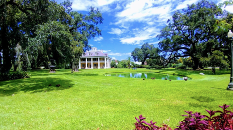 Stroll Through 38-Acres Of Botanical Gardens At The Houmas House Near New Orleans