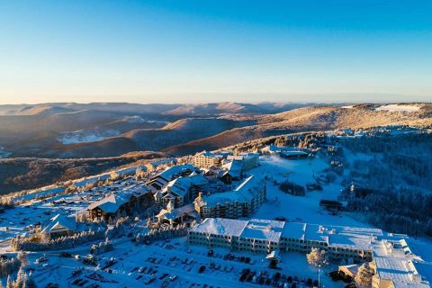 West Virginia Residents Can Ski Free For A Day At Snowshoe Mountain Resort And Here's How