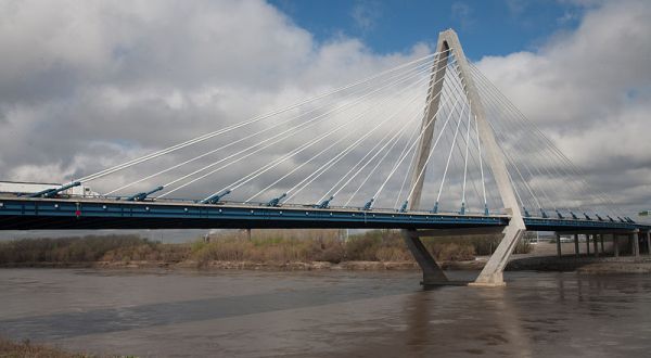 The Tallest, Most Impressive Bridge In Missouri Can Be Found In The City Of Kansas City