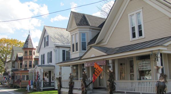Visit The Small Town Of Chester In Vermont, The Place That Inspired A Famous Hallmark Film