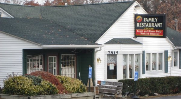 Family-Owned Since The 1950s, Step Back In Time At Clay’s Family Restaurant In Indiana
