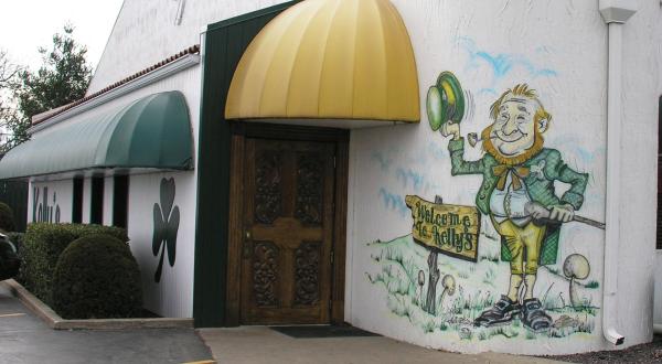 Don’t Write Off The Authentic Irish Food At Kelly’s Tavern In Illinois