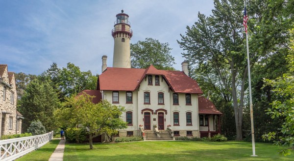 How The Grosse Point Lighthouse In Illinois Almost Didn’t Get Built