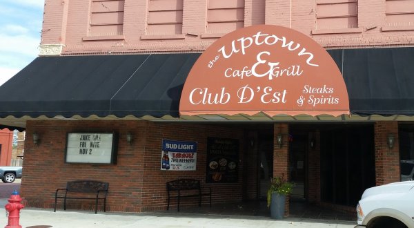 The All-You-Can-Eat Buffet At Uptown Cafe In Kansas Features Downright Delicious Country Cookin’